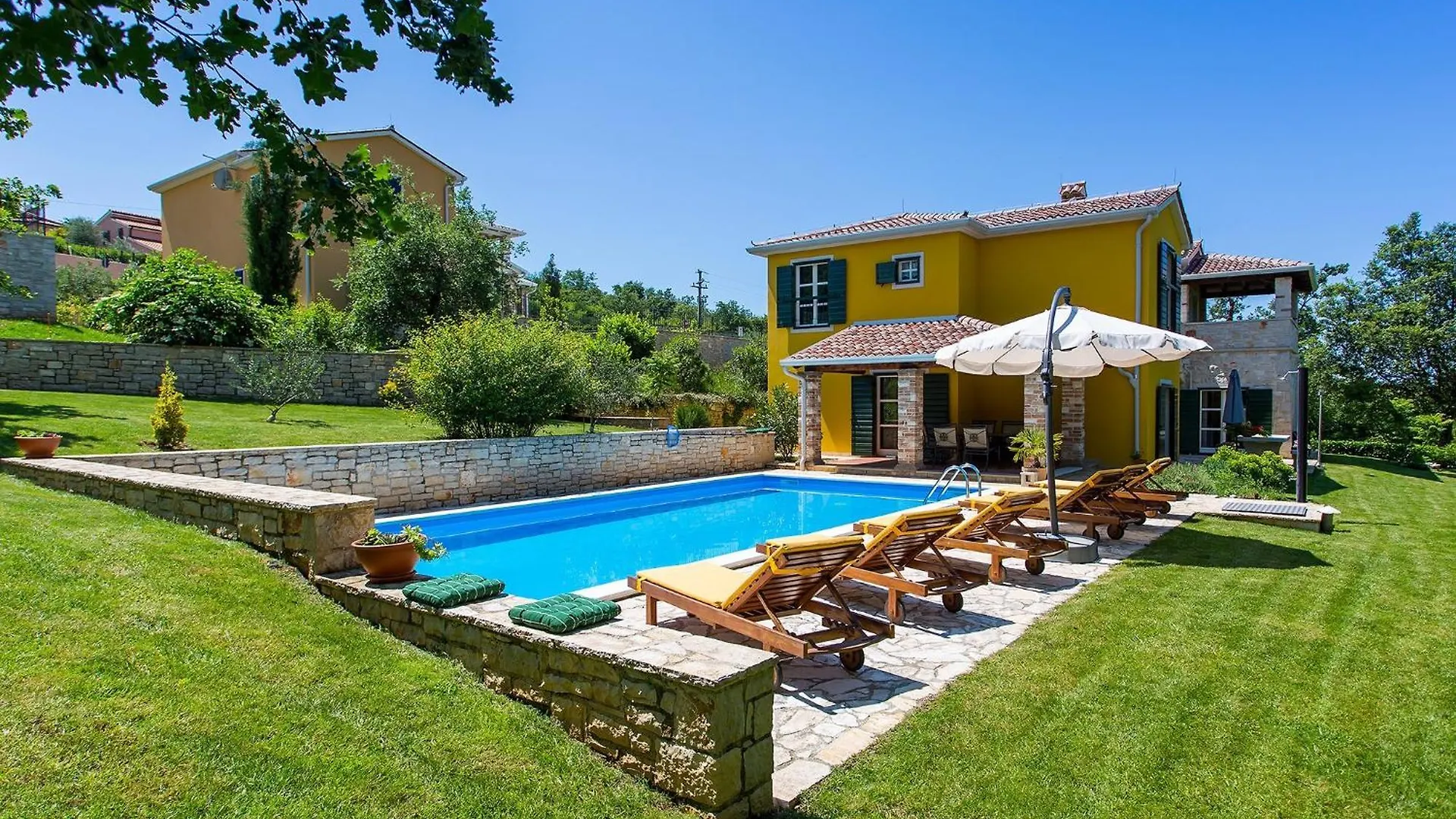 Villa In Monti Ana With Pool Near Mirna River