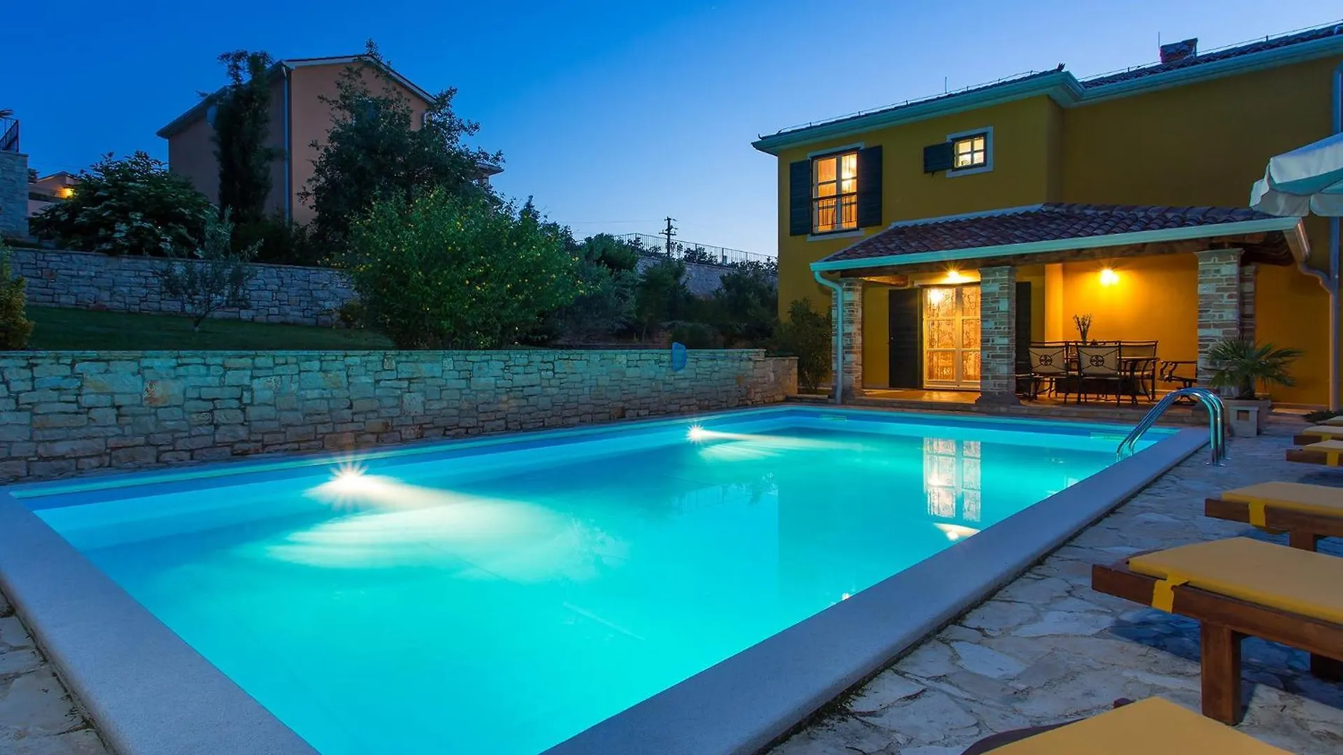 Villa In Monti Ana With Pool Near Mirna River