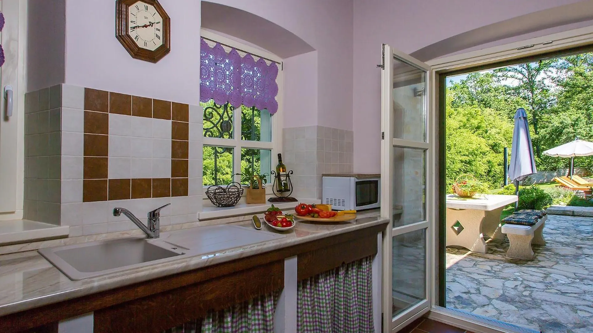 Villa In Monti Ana With Pool Near Mirna River
